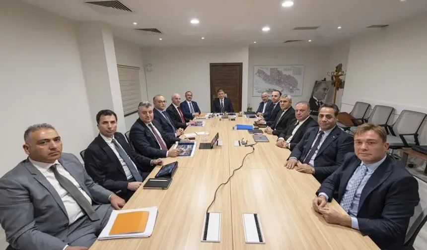Cemil Tugay ile Karayolları Genel Müdürü Gülşen'den İzmir'in ulaşım projeleri için görüşme
