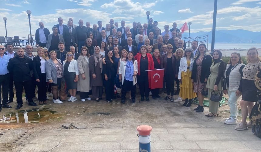 CHP Karşıyaka’da STK buluşması: “Yan yana yürüyeceğiz”