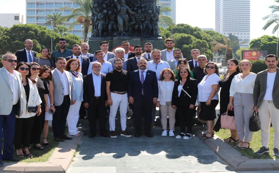 CHP İzmir İl Yönetimi Ankara'ya gidiyor | Başkan Özel'i "Özel" tebrik edecekler