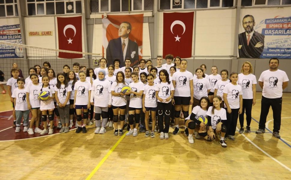 Efes Selçuk Belediyesi kaymakamlık kupası'nı kazandı
