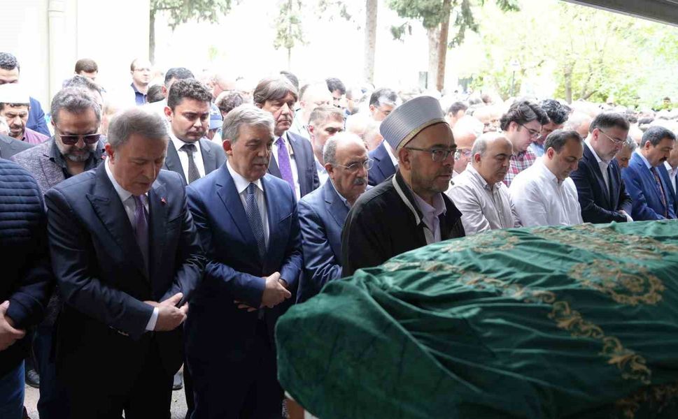 Abdullah Gül’ün acı günü: İzmir’de son yolculuğuna uğurlandı