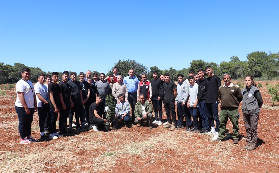 Çeşme’nin sakız fidanları KKTC’de toprakla buluştu
