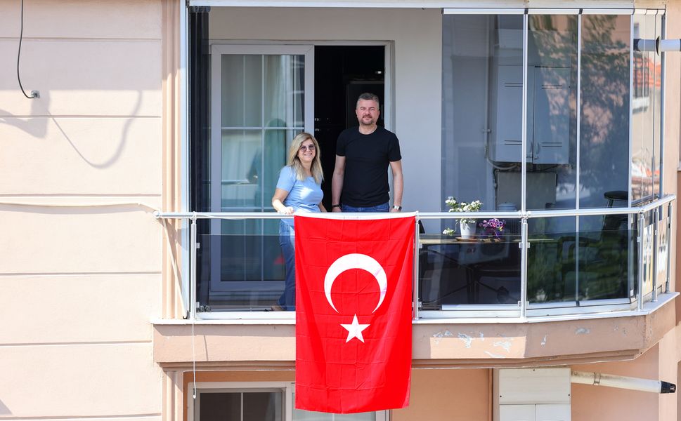 İmamoğlu’ndan bayrak çağrısı: Başkan Görkem Duman'dan destek