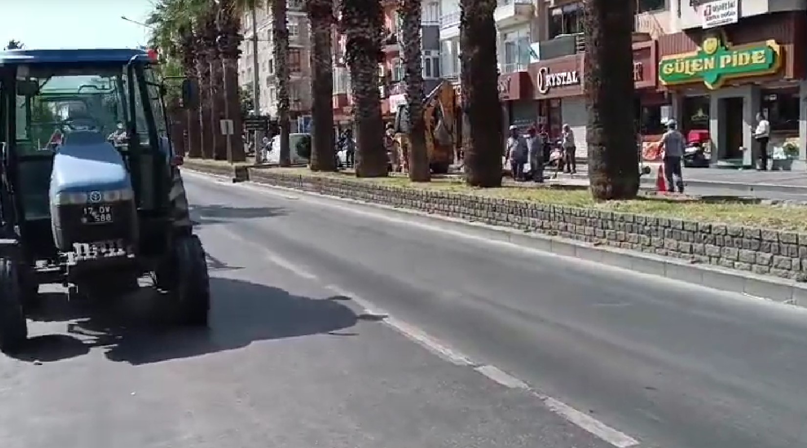 Demircioğlu Caddesi'nde Asfalt Yama Çalışması Tamamlandı-1