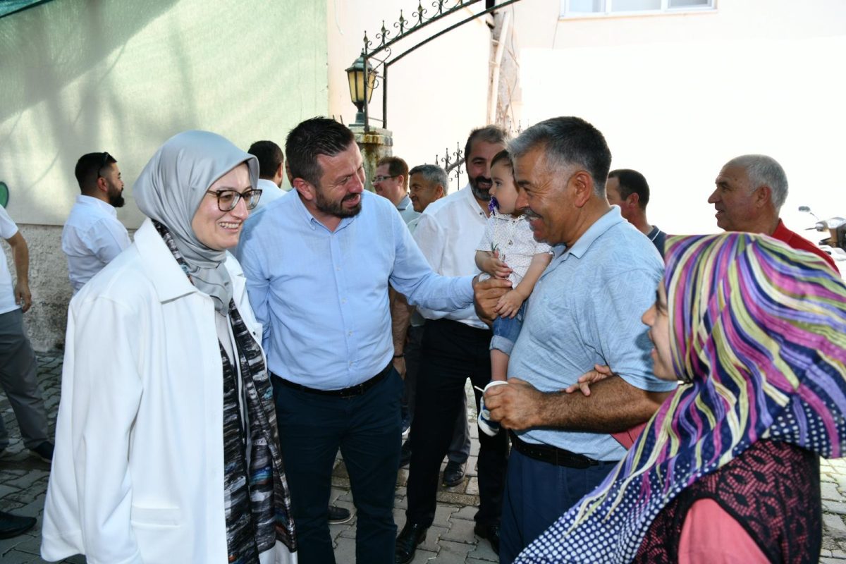 Balıkesir Milletvekili Ve Ak Parti İl Başkanı'ndan Sındırgı'ya Ziyaret2