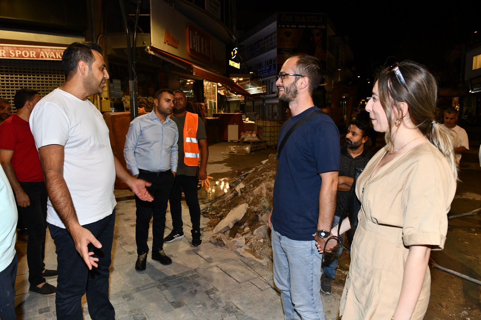 Başkan Yıldız Çiğli Belediyesi Ekipleri Ile Gece Mesaisinde2