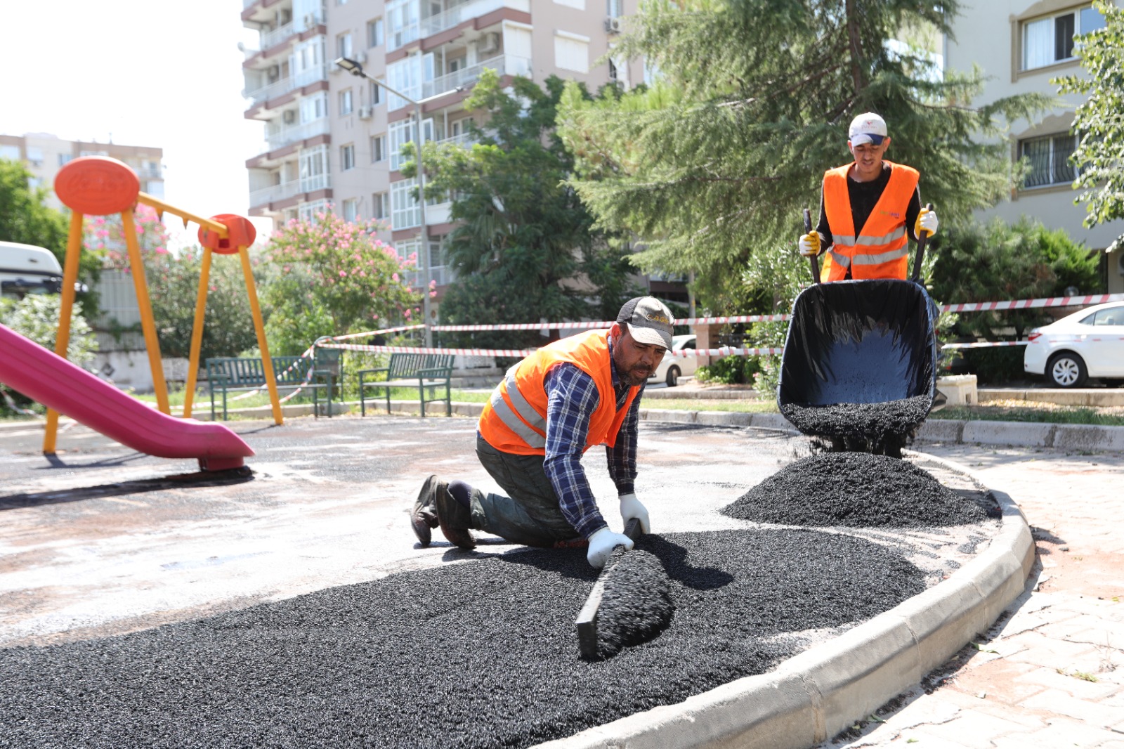 Bayraklı Belediyesi’nden Parklara Kapsamlı Bakım Ve Yenileme1