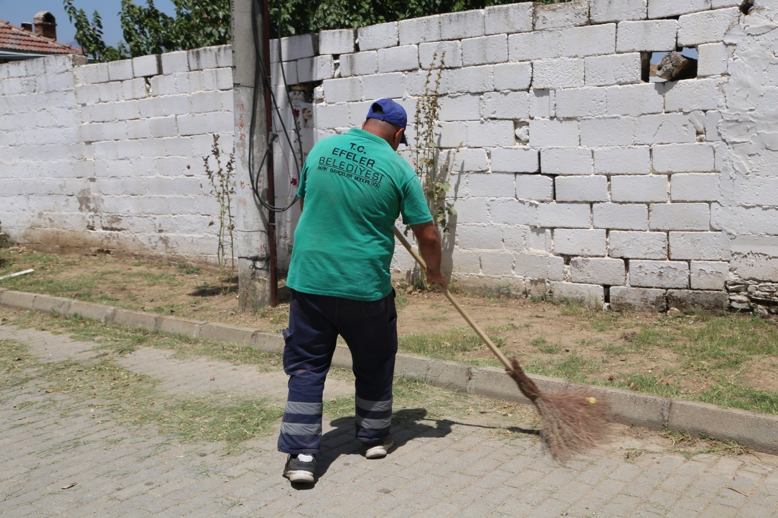 Efeler'de Temizlik Çalışmaları Tam Gaz Devam