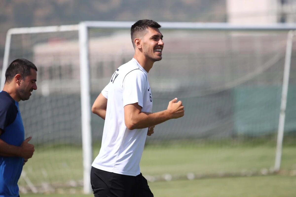 Ceyhun Gülselam, profesyonel futbol kariyerini sonlandırdı