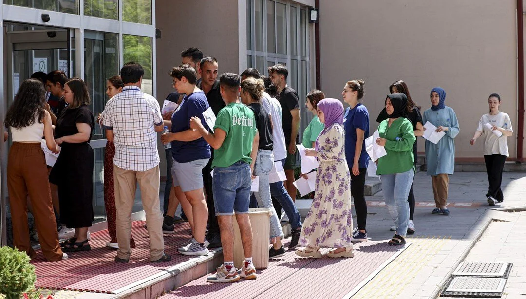 Kpss Maratonunun Ilk Oturumu Başladı