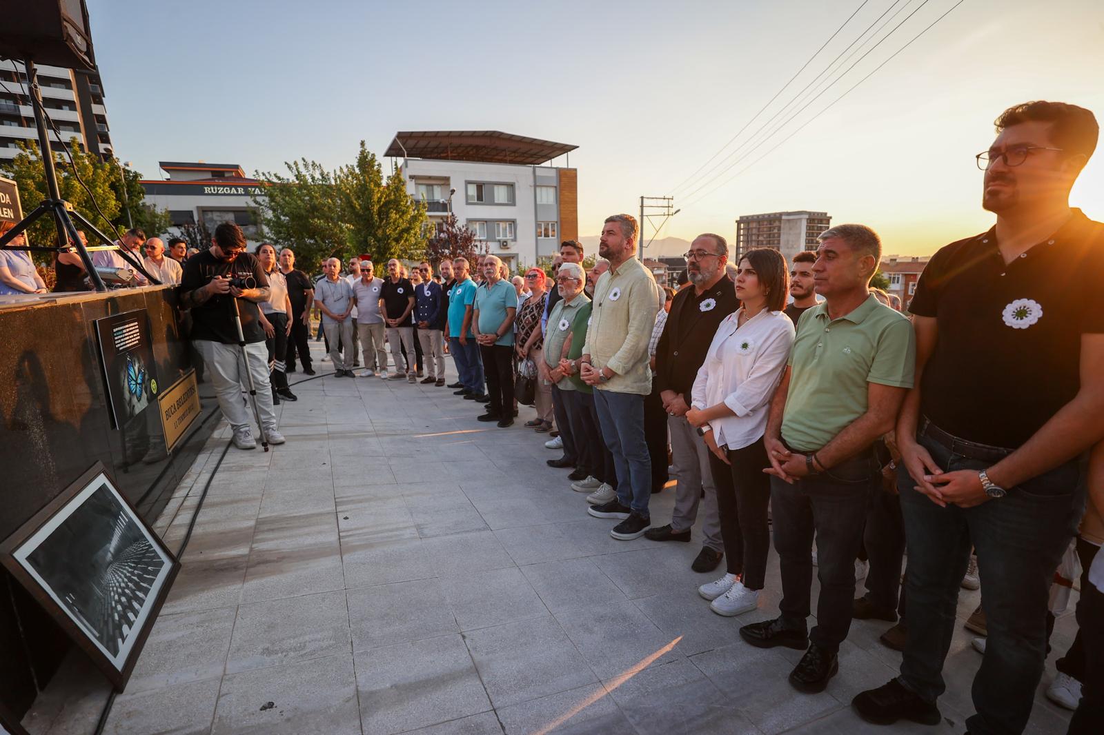 Srebrenitsa Anıtı Önünde Duygu Dolu Anma3