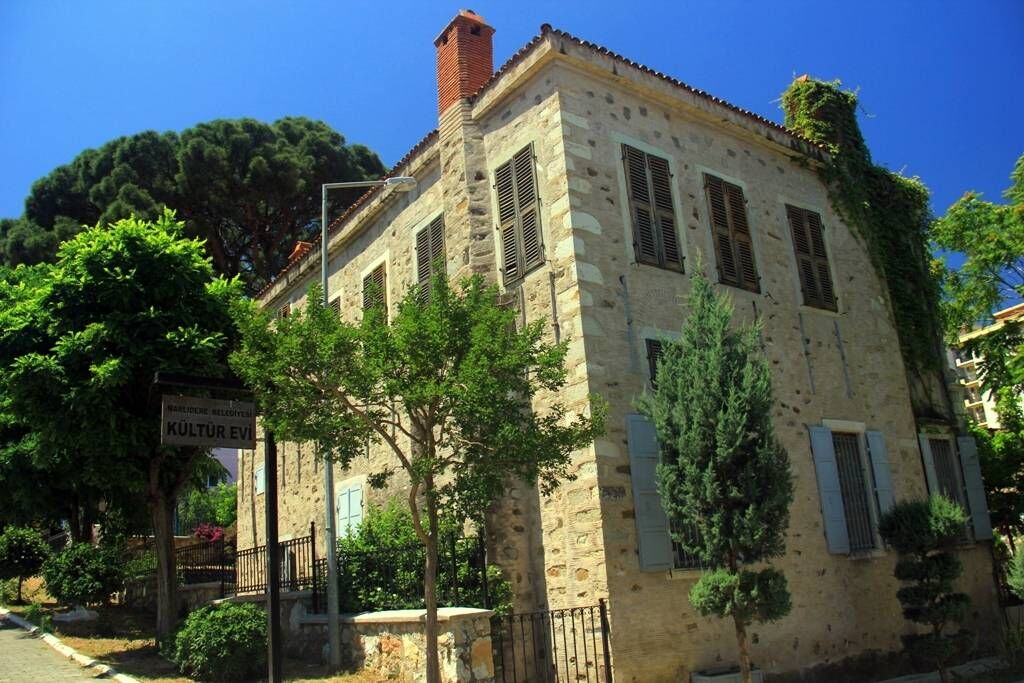Tarihi Köy Evi