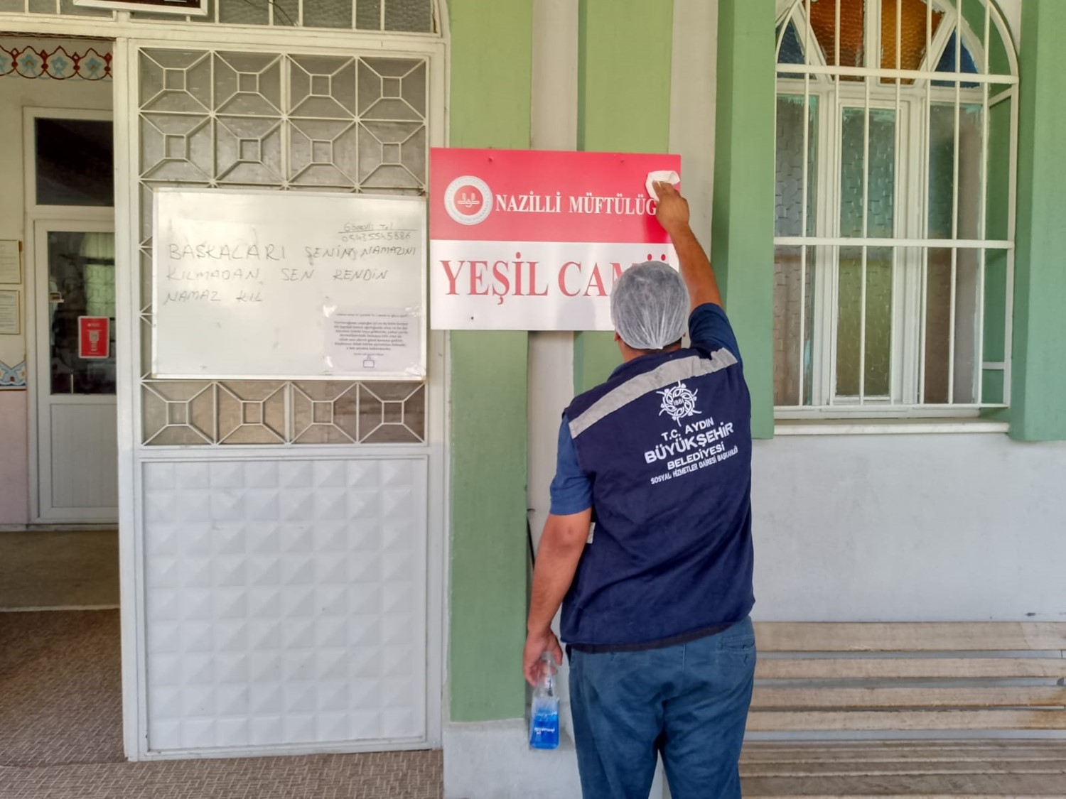 Aydınlı Vatandaşlar Daha Temiz Camilerde Ibadet Edecek 1