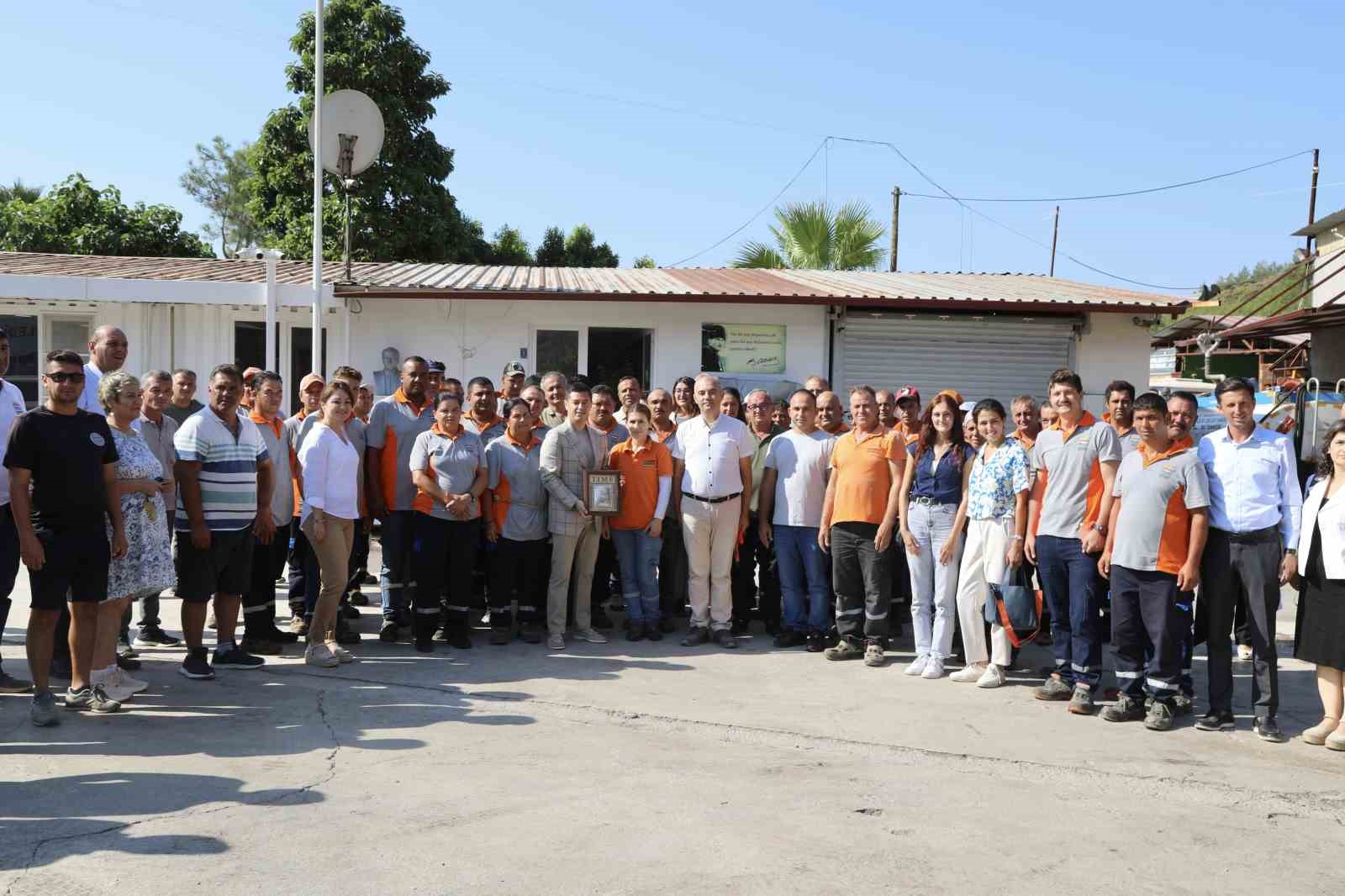 Başkan Ünlü, Park Bahçeler Müdürlüğü Çalışanlarıyla Buluştu