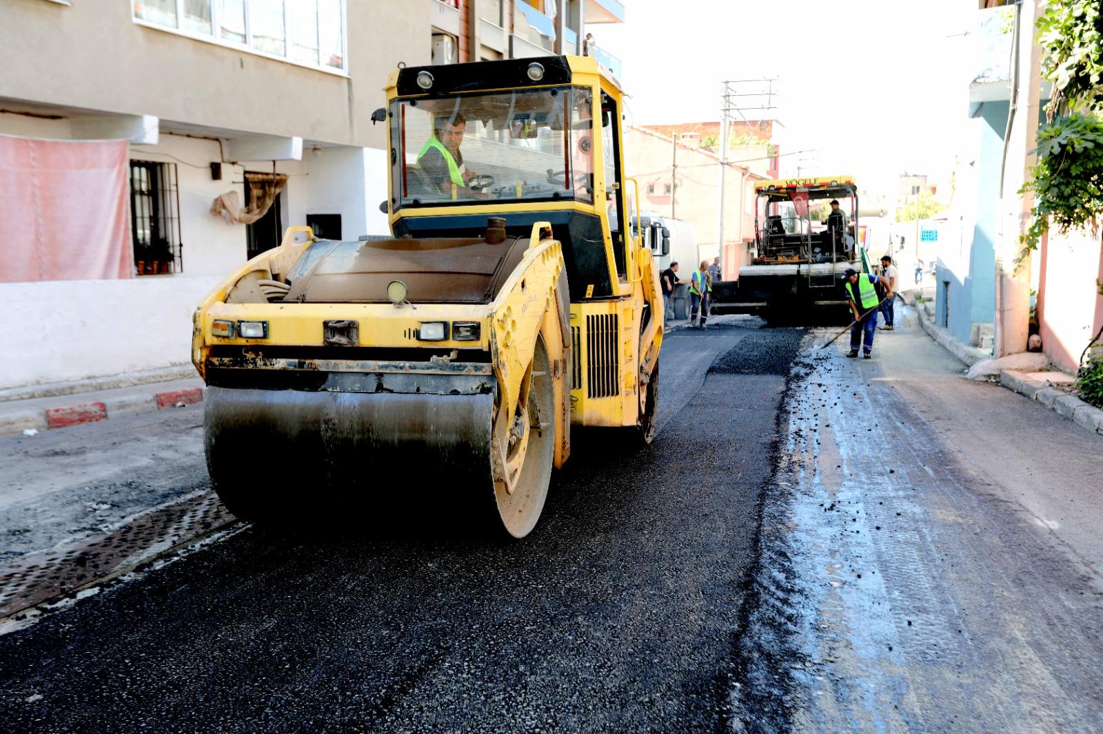 Bayraklı’da Asfalt Ve Kilit Parke Çalışmaları Devam Ediyor0