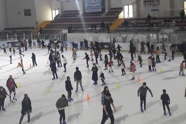 Bornova Aşık Veysel Buz Sporları Salonu 4