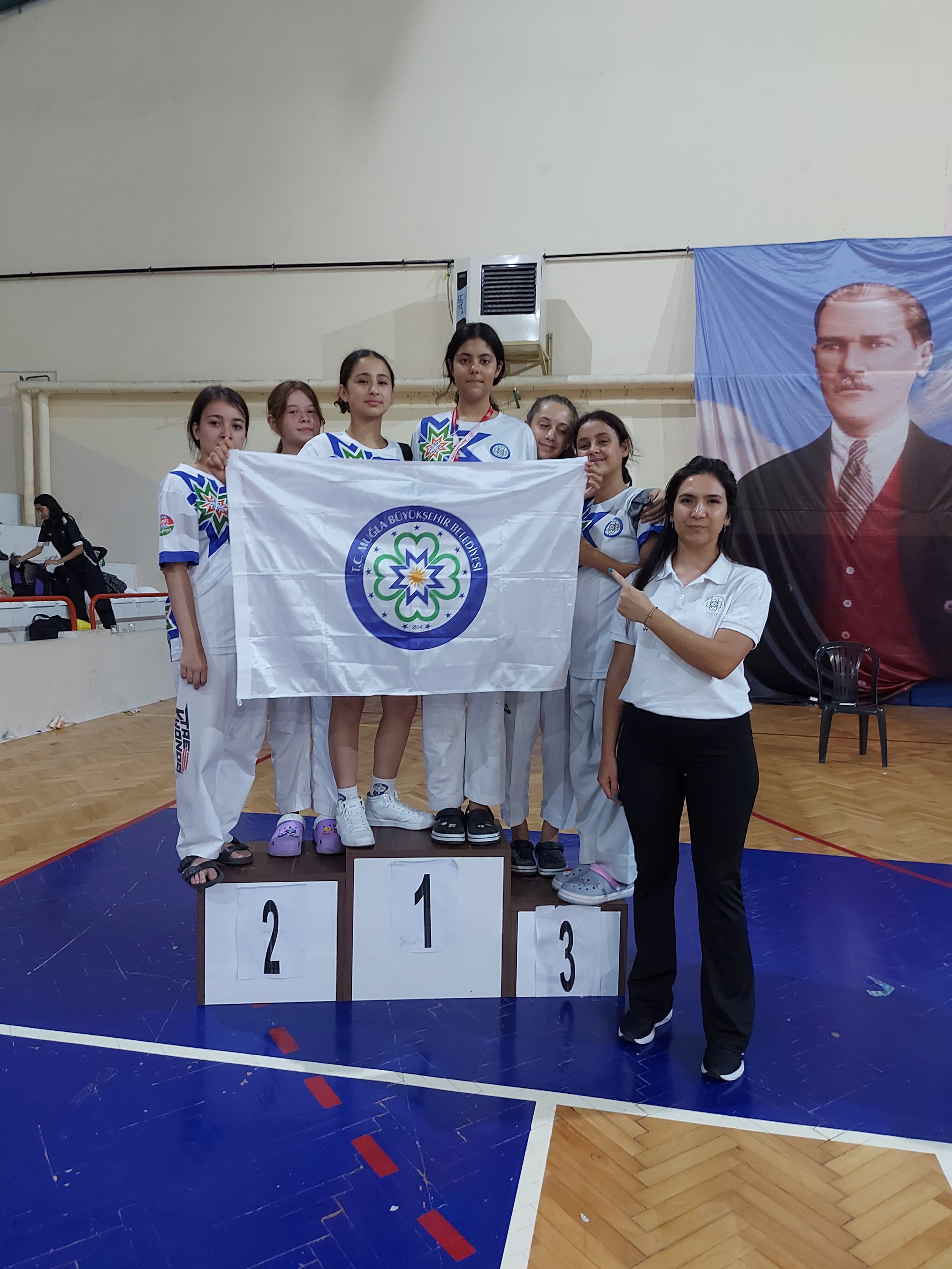 Büyükşehir Belediyesi Sporcularından Taekwondo Şampiyonaları’nda Büyük Başarı (2)1