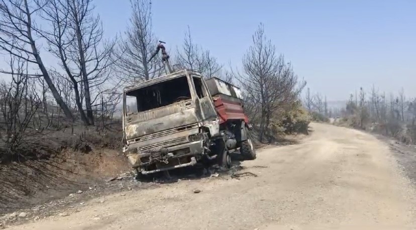 Çanakkale Orman Yangınında Arazöz Tamamen Yandıı