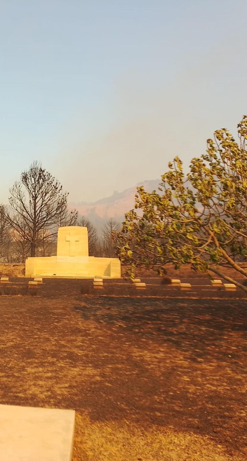 Çanakkale Yangınında Canterbury Mezarlığı Zarar Gördü1