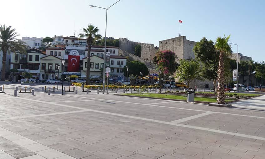 Çeşme Cumhuriyet Meydanı 3