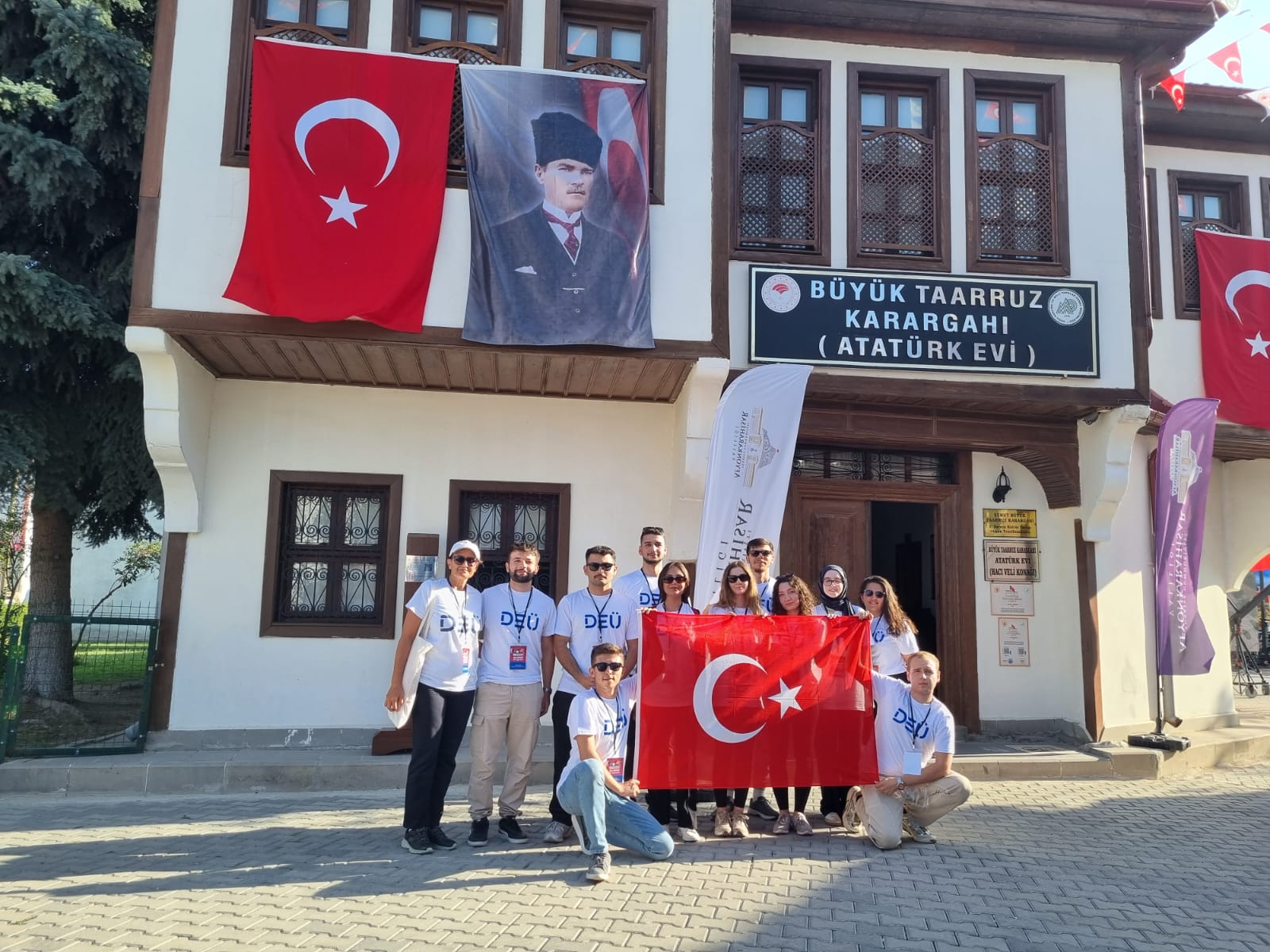 Deü Öğrencileri Kocatepe’ye Zafer Yürüyüşü Yaptı3