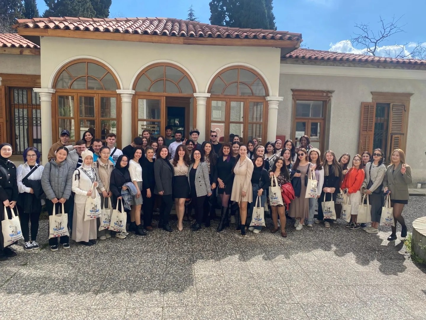 ++ Ege Üniversitesi Orhun Değişim Programında Rekor Başvuru Il Eilk Sırada Yer Aldı (2)