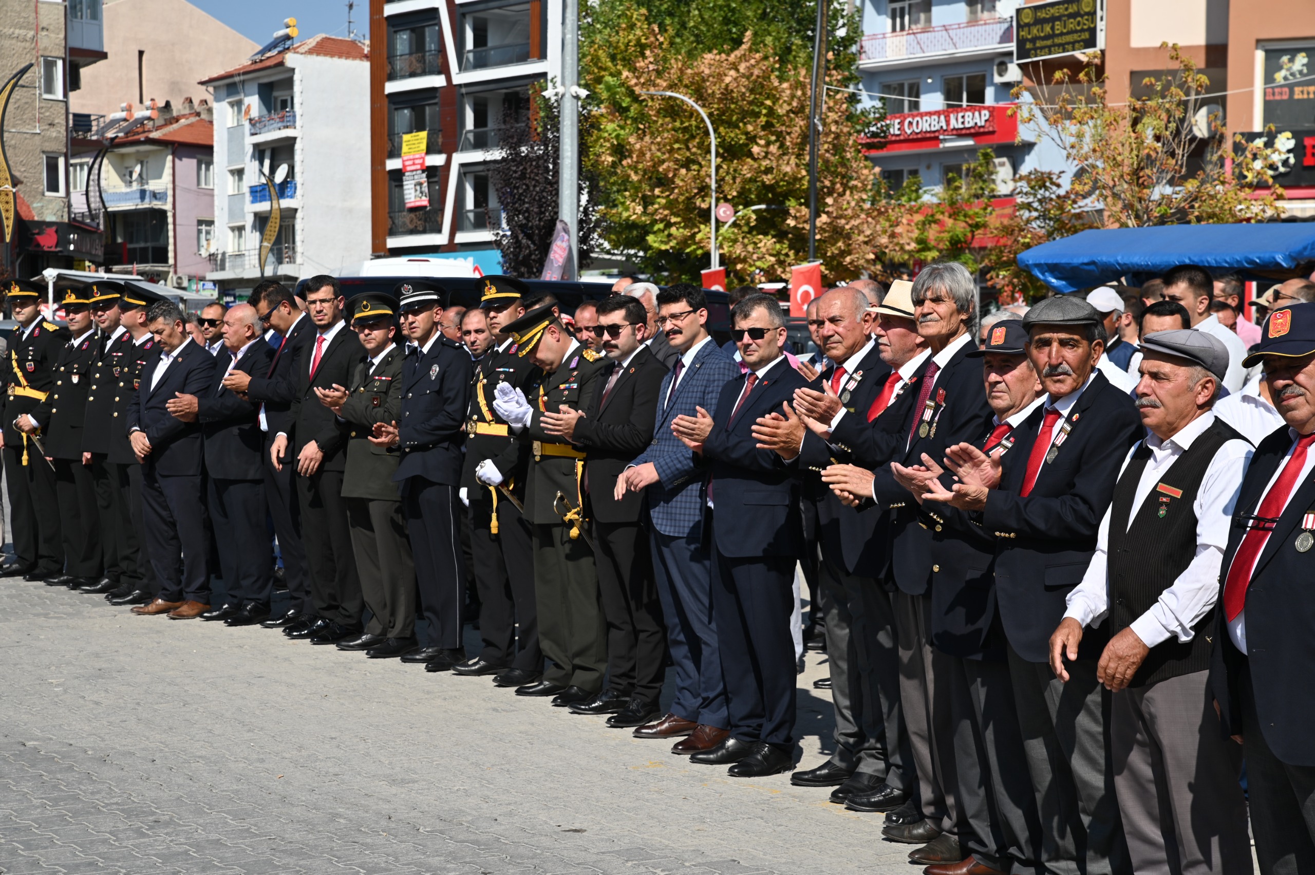 Emirdağ’da Zafer Bayramı’nın 102. Yıl Dönümü Coşkuyla Kutlandı