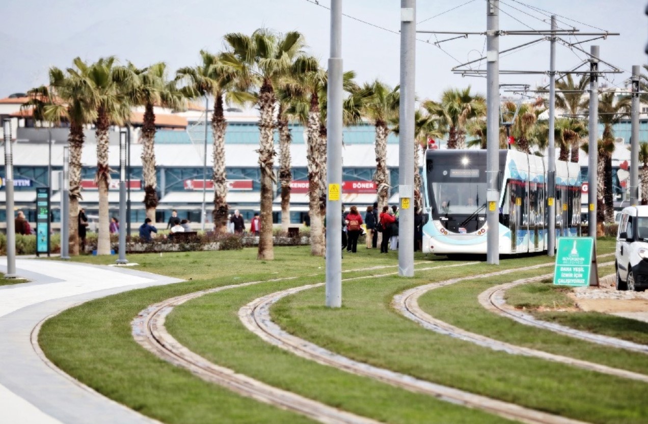 İzmir Büyükşehir Belediyesi'nden 22 Yeni Tramvay