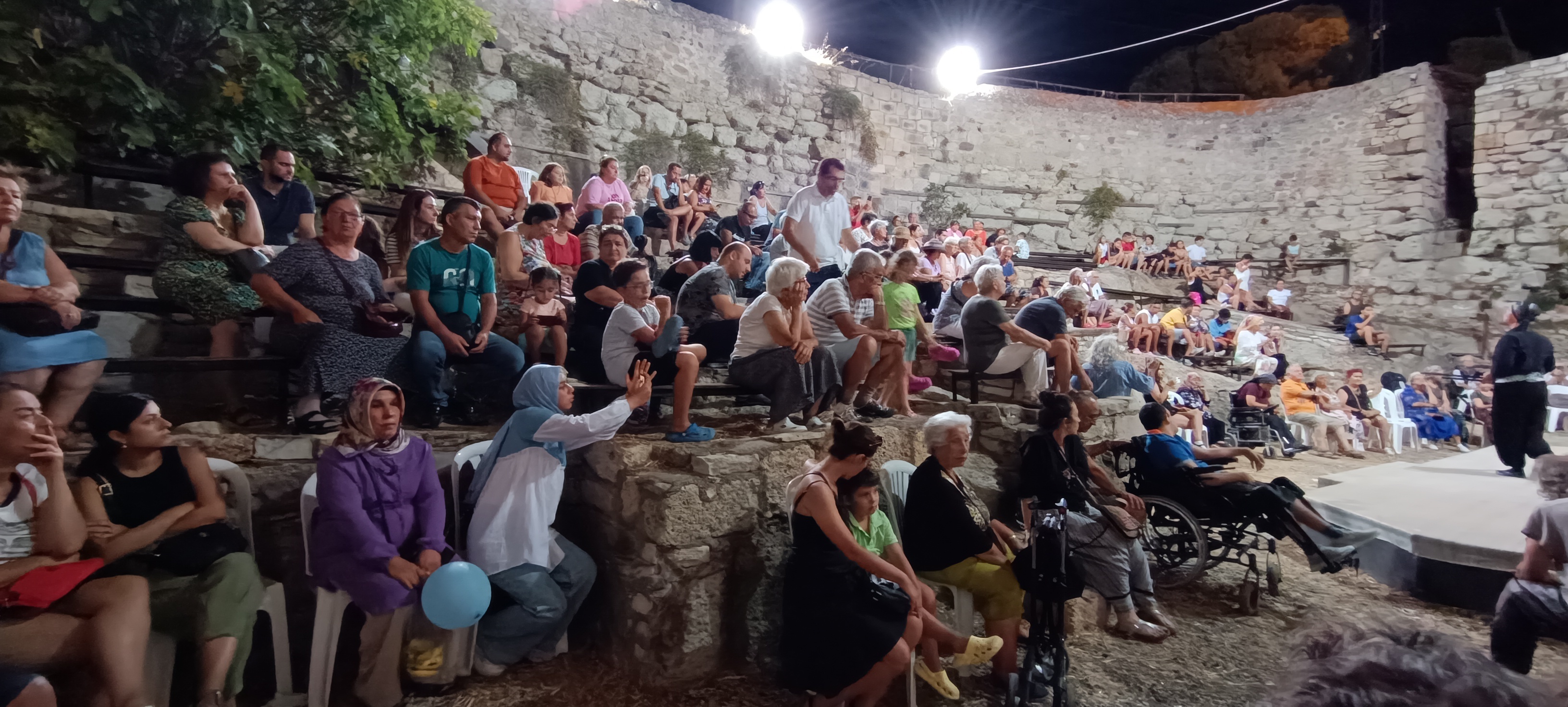 İzmir Foça’da 3. Uluslararası Meddah Ve Masal Festivali Başladı