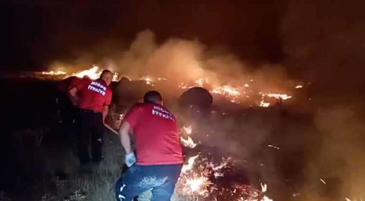 Niğde Melendiz Dağı'nda Zorlu Yangın Mücadelesi!-1