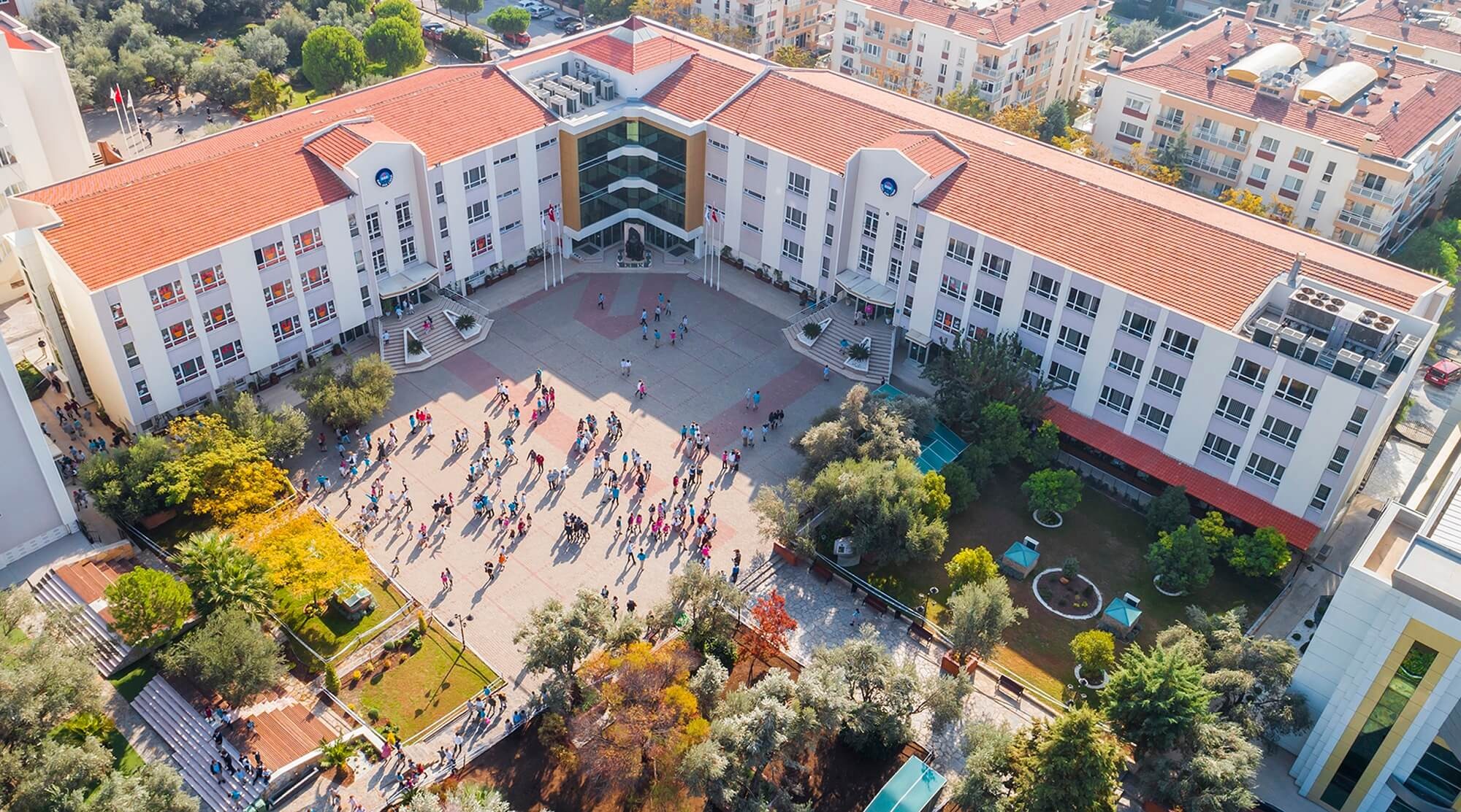 Özel Ege Alsancak Anadolu Lisesi