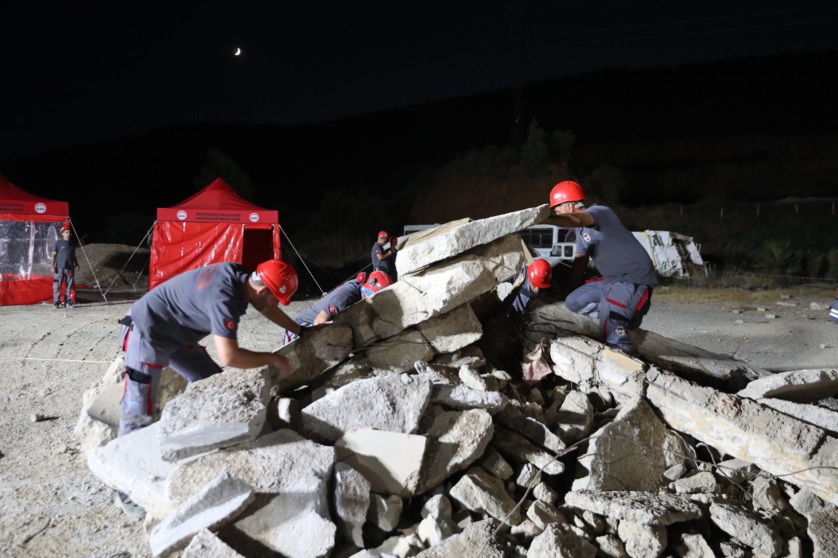 Seferihisar Belediyesi'nden Örnek Deprem Tatbikatı2