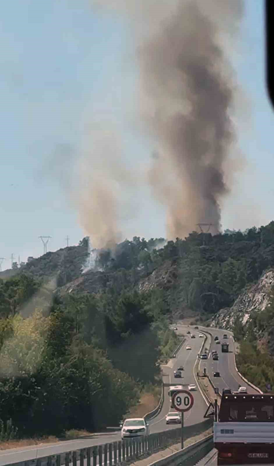 Sondaki̇ka! Köyceğiz Ortaca Karayolunda Orman Yangını 1