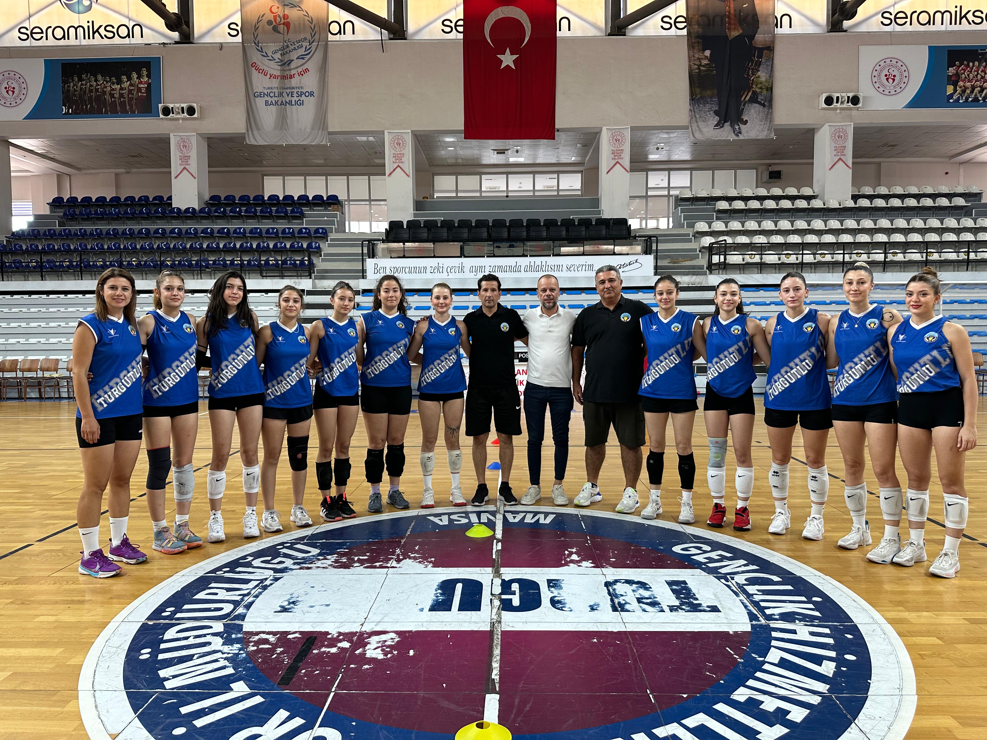 Turgutlu Belediyesi Kadın Voleybol Takımı Yeni Sezona Hazır1