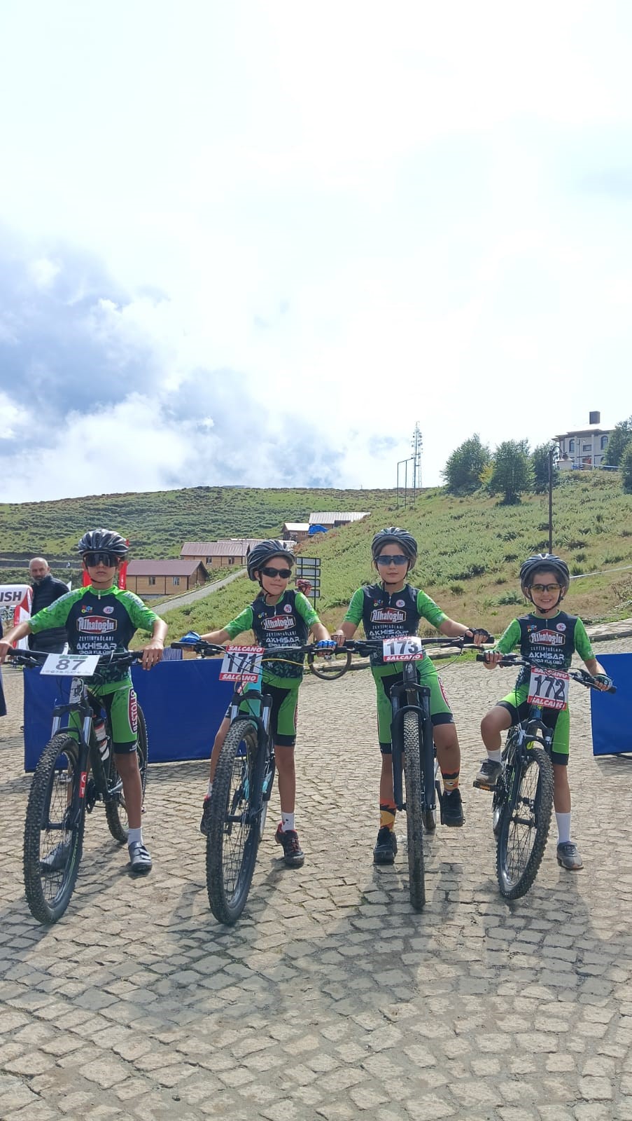 Akhisar Spor Kulübü Rize Mtb Cup'ta Şampiyonluk Yaşadı (2)