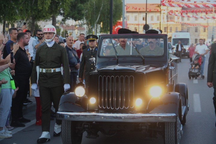 Atatürk’ün Sivas’a Gelişi Temsili Olarak Canlandırıldı!2