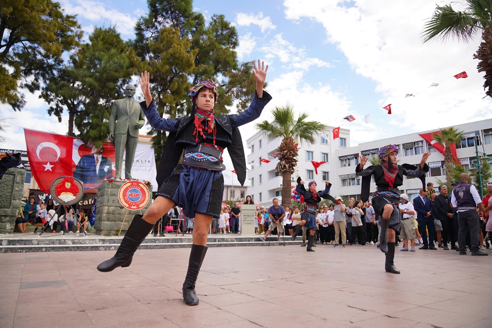 Ayvalik'in Düşman İşgali̇nden Kurtuluşunun 102. Yil Coşkusu Yaşandi (10)