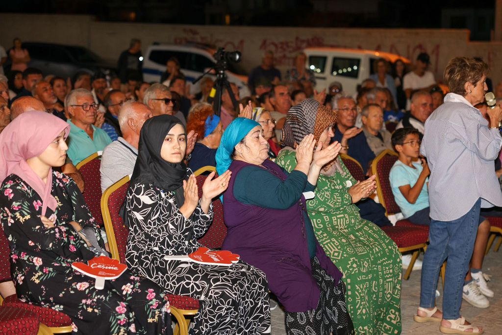 Çeşme'de Halk Buluşmasında Sağlık Ocağı Müjdesi (2)