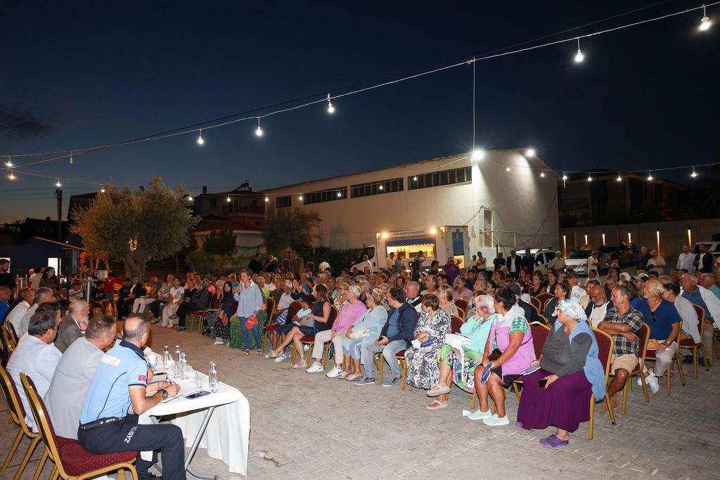 Çeşme'de Halk Buluşmasında Sağlık Ocağı Müjdesi (6)