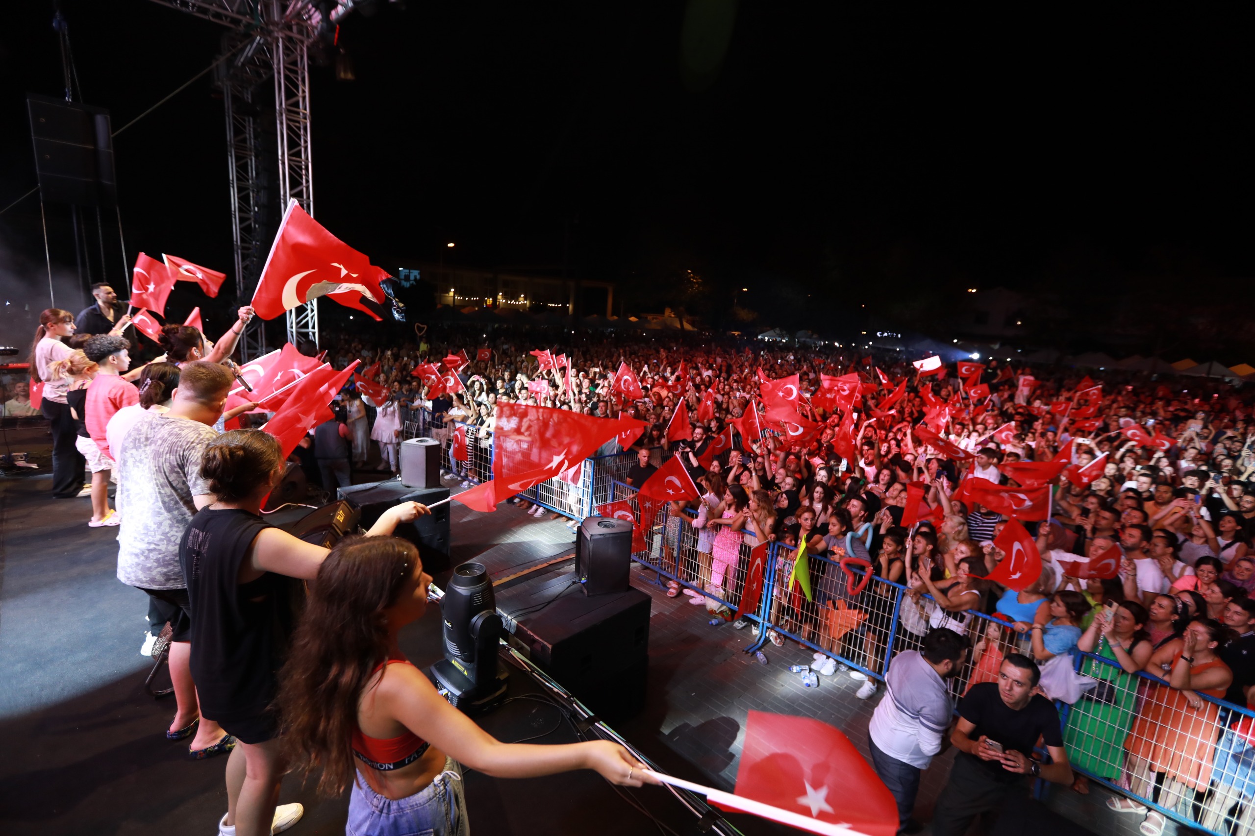 Efest Arşi̇v (3)