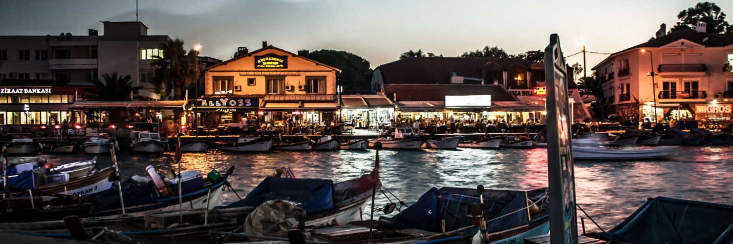 Foça’da Balık Yiyin