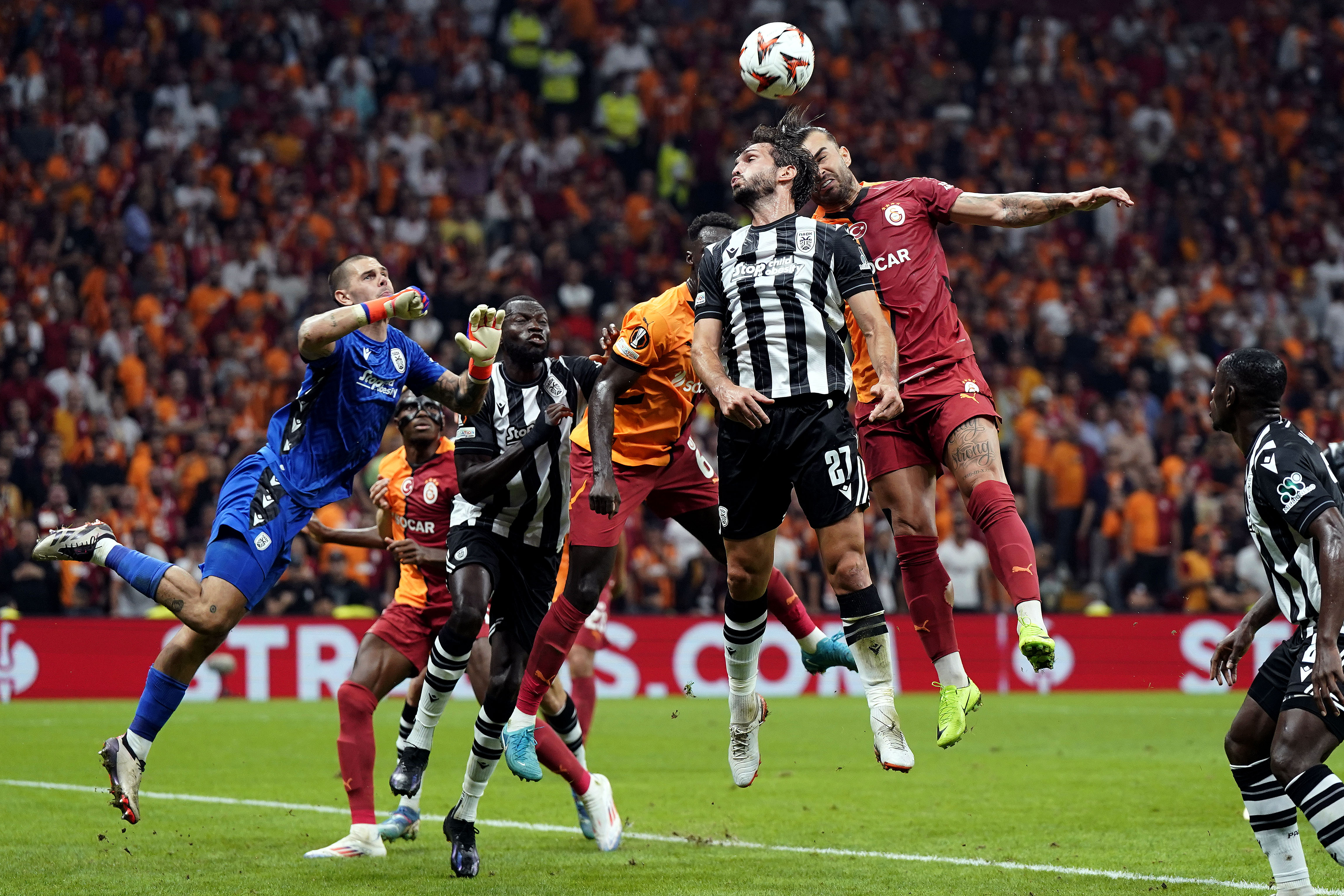 Galatasaray, Paok Karşısında Ilk Yarıda Kilidi Açamadı1