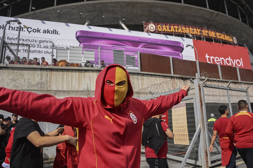 Galatasaraylı Taraftarlar Derbi Için Yola Çıktı 4