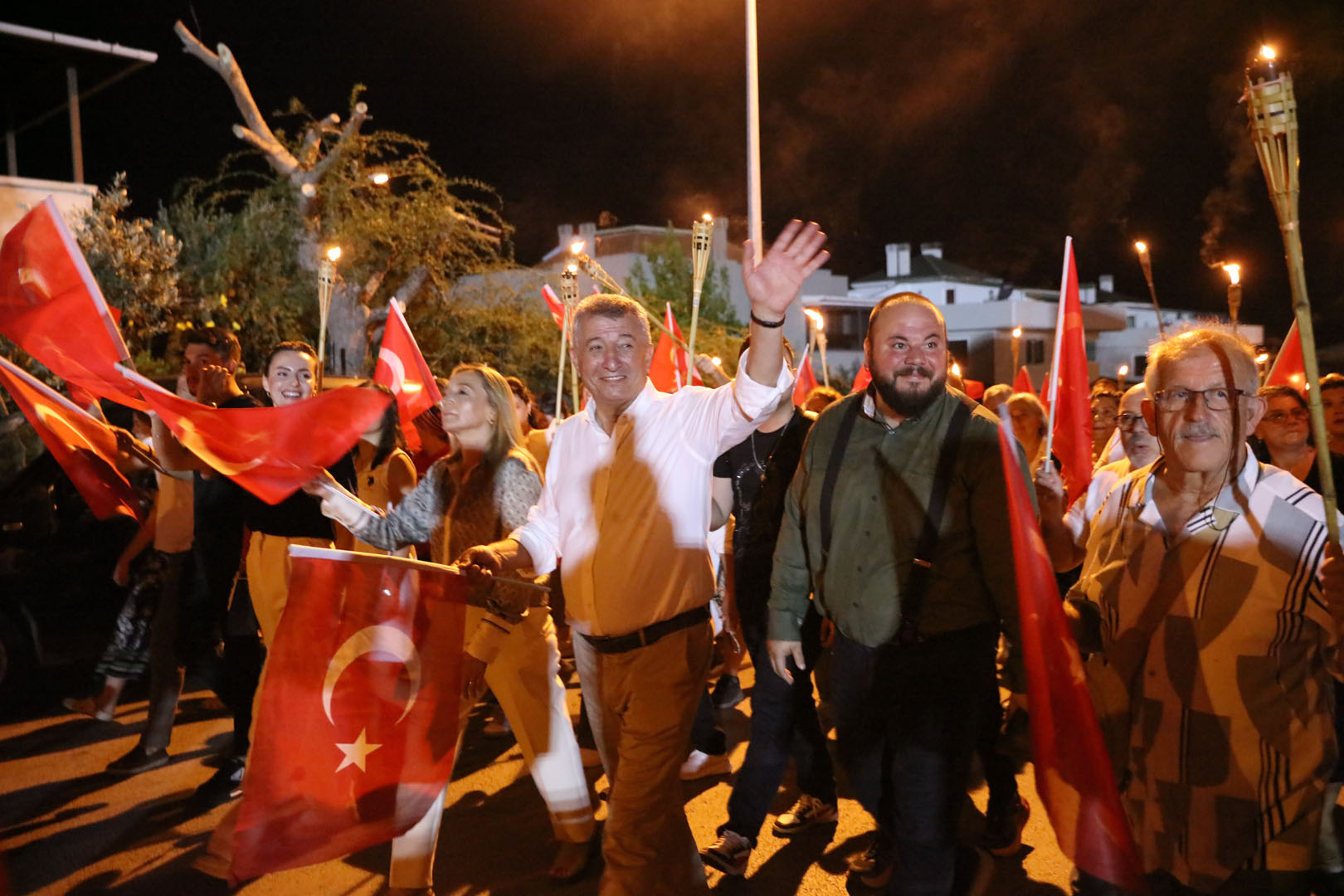 Güzelbahçe’nin Kurtuluş Günü'nde Buray’dan Unutulmaz Konser0