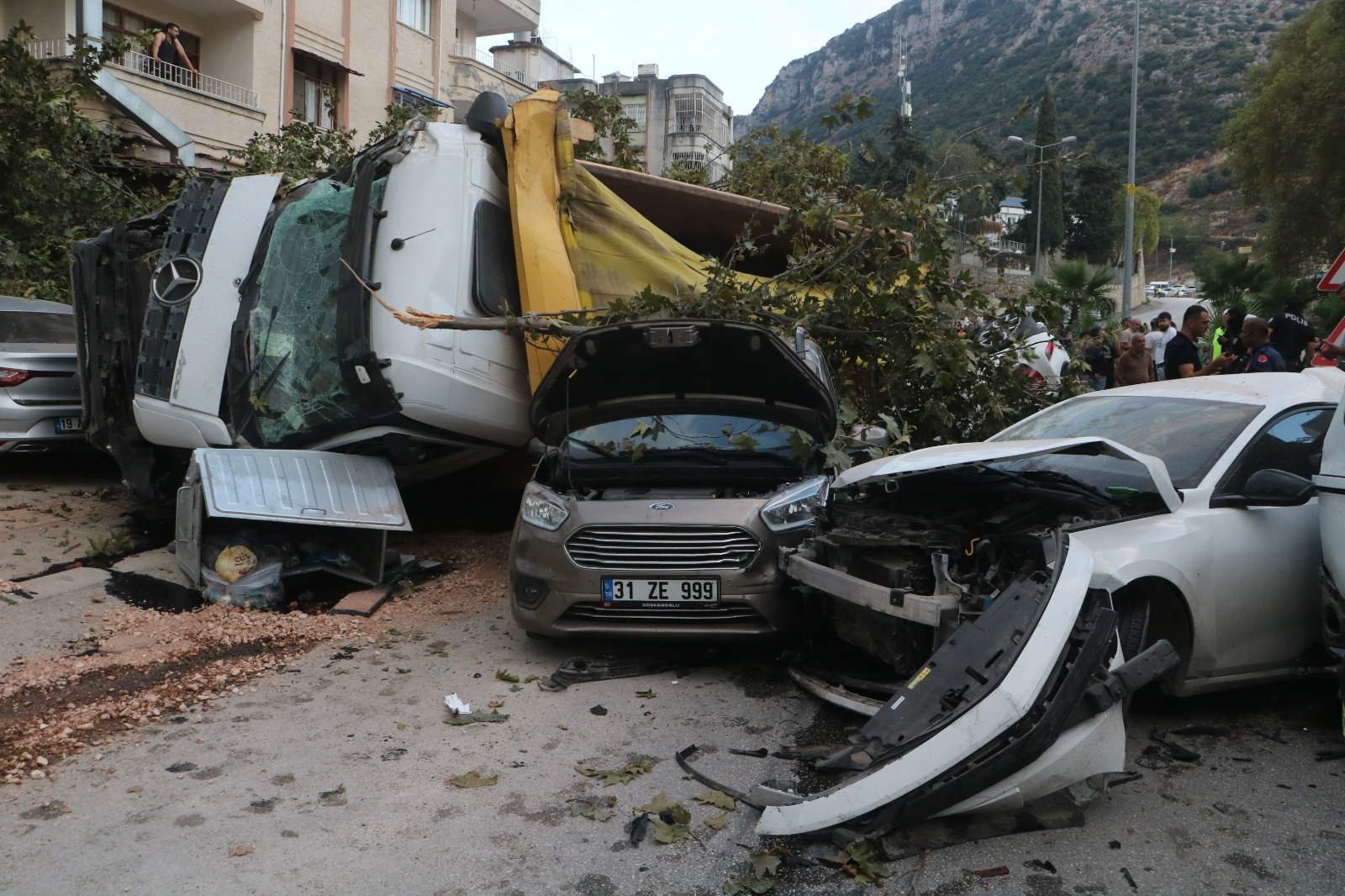 Hatay’da Hafriyat Kamyonu Dehşeti 7 Araç Biçildi, 4 Yaralı (4)