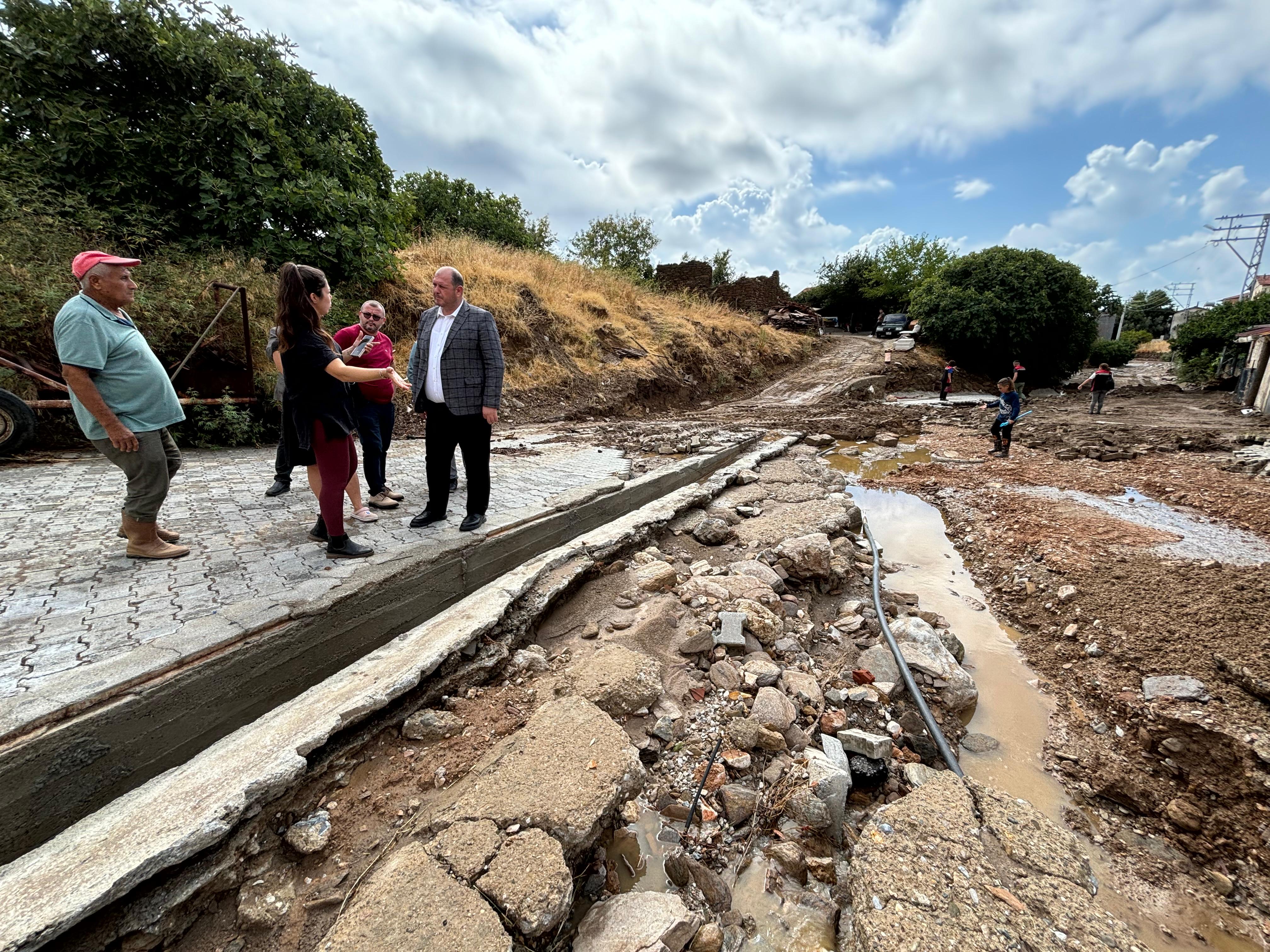 İlkay Çiçek Sel Felaketinden Etkilenen Mahalleleri Ziyaret Etti1