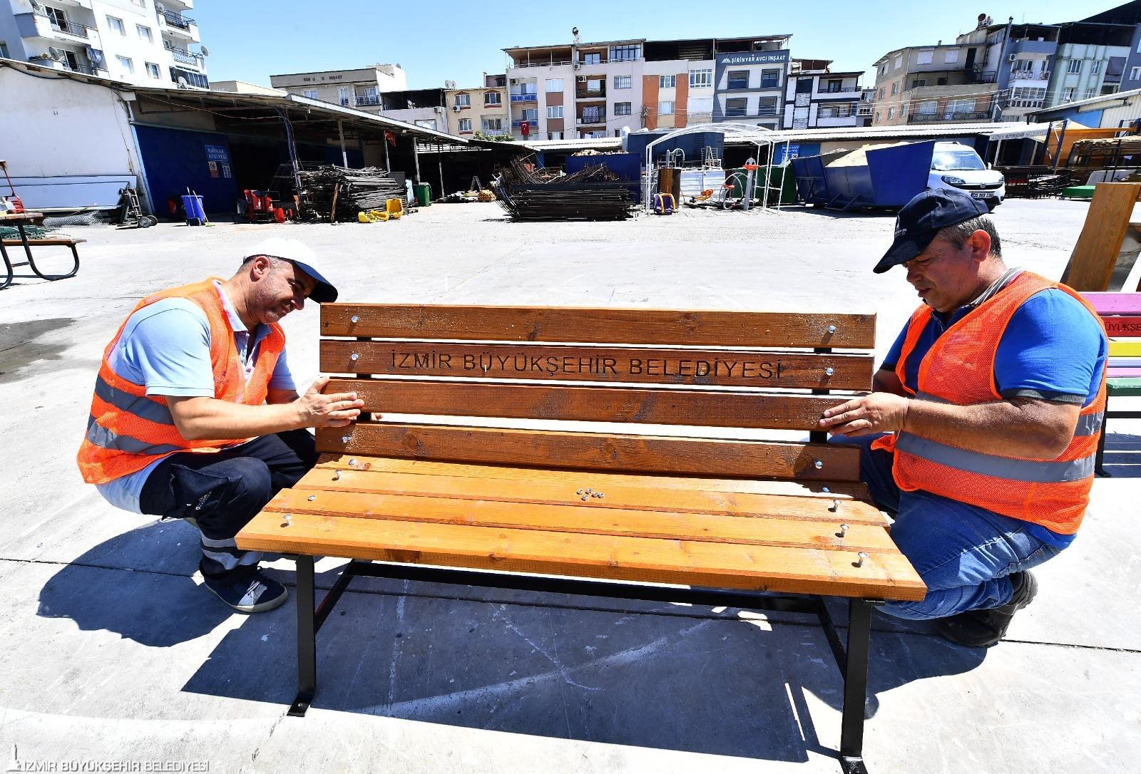 İzmir Büyükşehir Belediyesi Geri Dönüştürüp Tasarruf Ediyor1