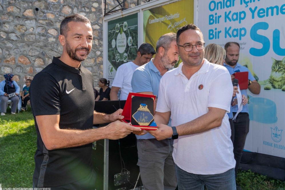 İzmir Büyükşehir Belediyesi’nden “Mahallede Eğlence Var” Etkinliği