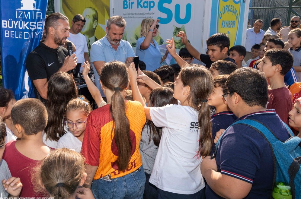 İzmir Büyükşehir Belediyesi’nden “Mahallede Eğlence Var” Etkinliği2