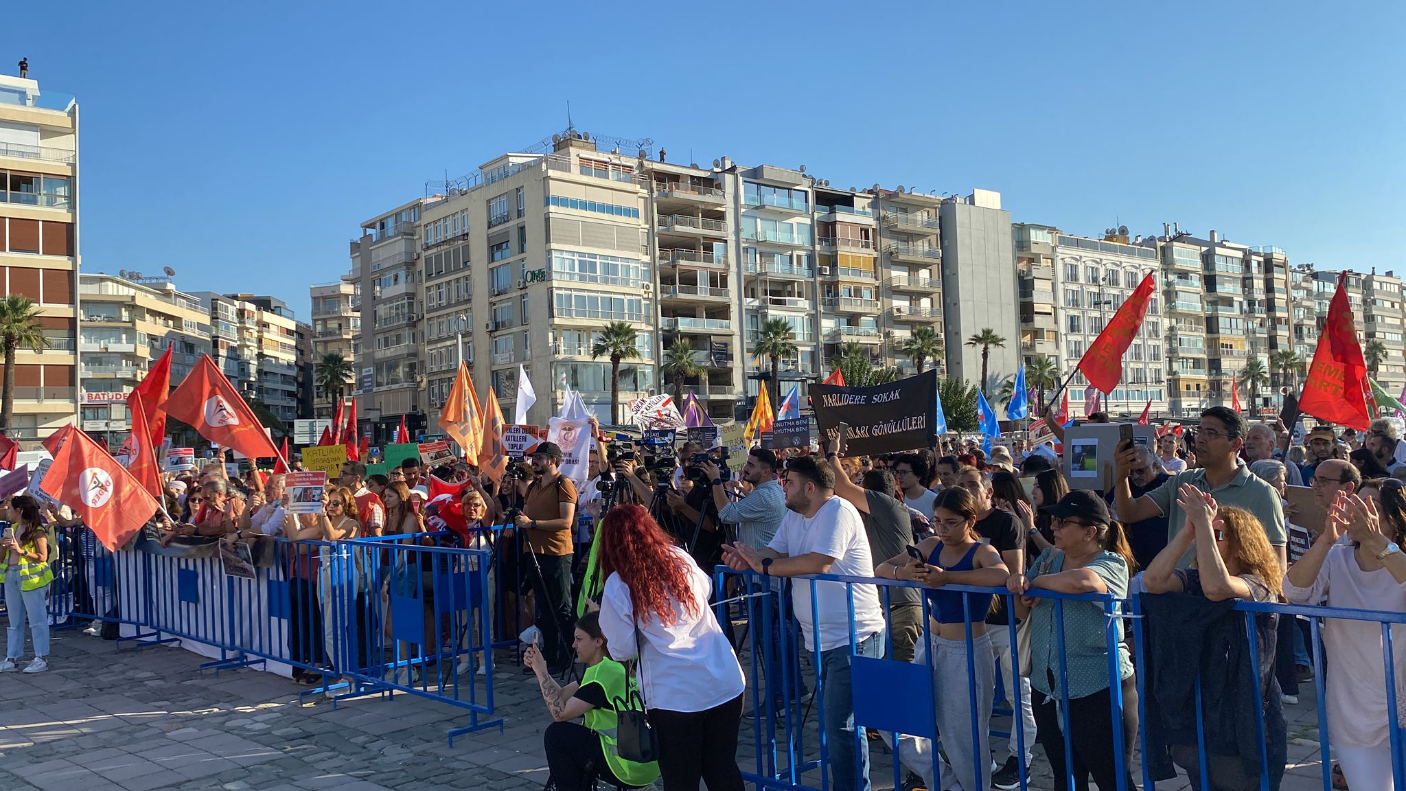 İzmir Yaşam Hakkı Savunucuları Gündoğdu Meydanı’na Yürüyor0